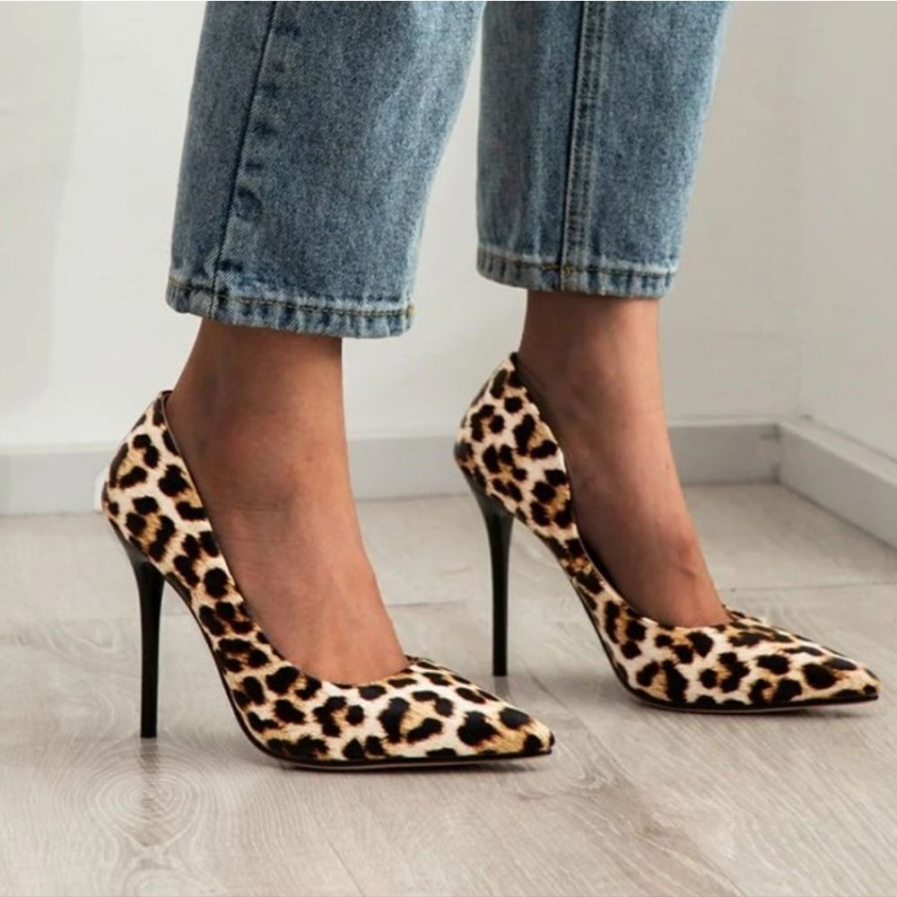 BRAND NEW D KNIGHT POINTED TOE PATENT LEATHER THIN HEEL STILETTOS LEOPARD PUMP
